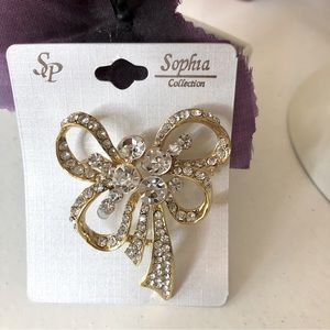 Sophia collection, jewelry bow brooch, vintage style, gold color